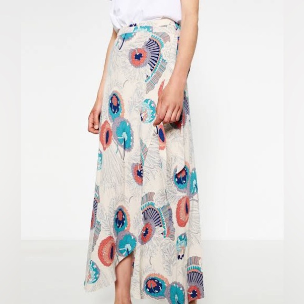 Zara Tropical Flower Summer Wrap skirt. Size M.